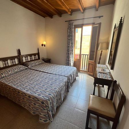 Hostal Restaurante Playa Колонья Сант Джордин Экстерьер фото