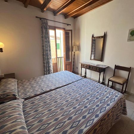 Hostal Restaurante Playa Колонья Сант Джордин Экстерьер фото